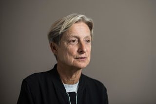 (Deutsch) Judith Butler: Zusammenleben als Grundlage der Freiheit